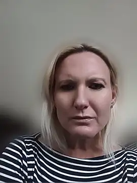 Snapshot of Isabelle_Cora chatting on June 2026 02:20:02 PM Isabelle Cora online show from June 2026 02:20:02 PM