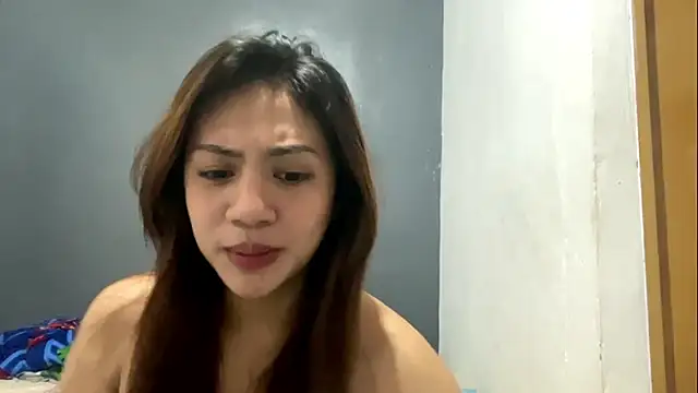 Snapshot of ReenaFixari chatting on May 2026 04:42:01 AM ReenaFixari online show from May 2026 04:42:01 AM