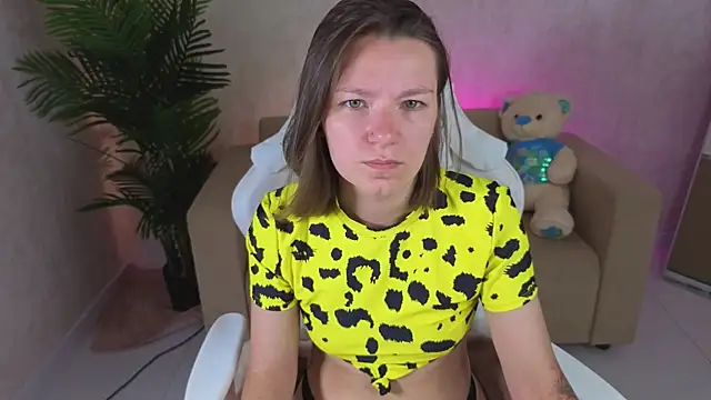 Snapshot of kira_hatti chatting on July 2026 07:47:01 AM kira hatti online show from July 2026 07:47:01 AM