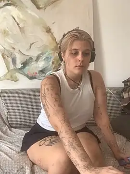 Snapshot of Ella_Bloom chatting on June 2026 09:56:01 AM Ella Bloom online show from June 2026 09:56:01 AM