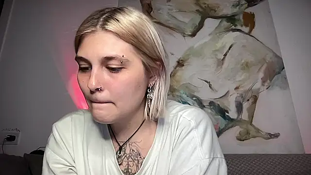 Snapshot of Ella_Bloom chatting on July 2026 04:53:01 PM Ella Bloom online show from July 2026 04:53:01 PM