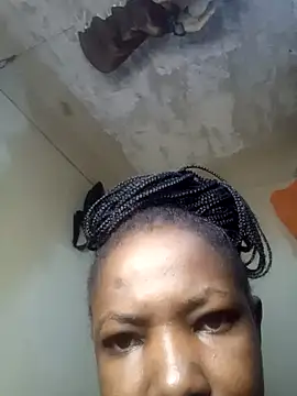 Snapshot of sweetbannie chatting on May 2026 10:56:02 AM sweetbannie online show from May 2026 10:56:02 AM