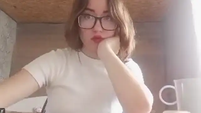 Snapshot of OliviaMoment chatting on June 2026 10:15:01 AM OliviaMoment online show from June 2026 10:15:01 AM