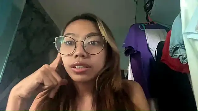 Snapshot of Elarisserose chatting on June 2026 12:00:02 AM Elarisserose online show from June 2026 12:00:02 AM