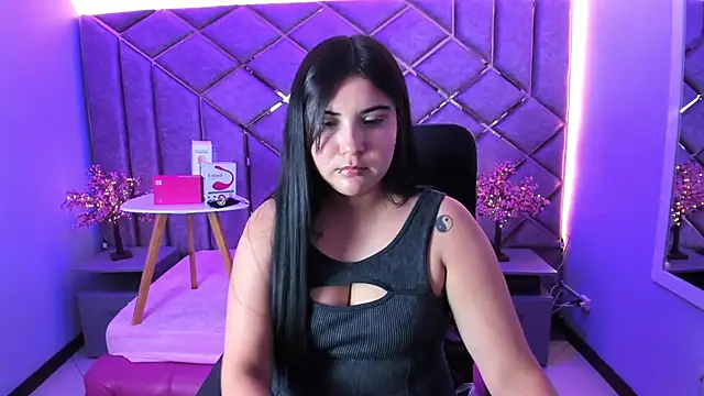 Snapshot of Issa_Queen chatting on July 2026 07:29:02 PM Issa Queen online show from July 2026 07:29:02 PM