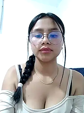 Sofielovee-01 online show from July 2026 12:57:02 AM