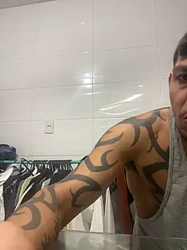 Snapshot of Tatuadomoreno23cm chatting on June 2026 12:44:01 AM Tatuadomoreno23cm online show from June 2026 12:44:01 AM