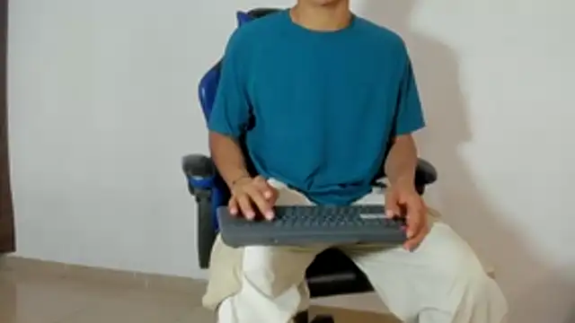 Maximiliano Young online show from July 2026 12:31:02 PM