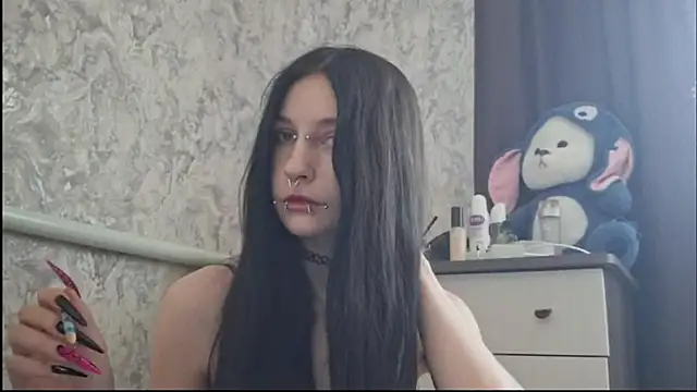 Snapshot of KrissyHiott chatting on May 2026 06:10:02 AM KrissyHiott online show from May 2026 06:10:02 AM