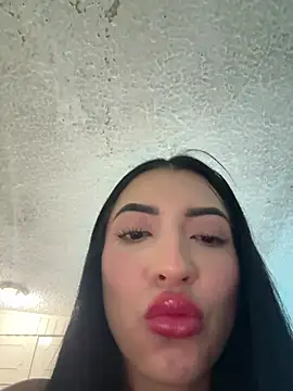 Snapshot of marianacor chatting on June 2026 09:48:02 PM marianacor online show from June 2026 09:48:02 PM