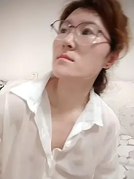 gaoyan880526 online show from June 2026 10:43:02 PM