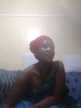 Snapshot of Creamymom4 chatting on June 2026 01:10:01 AM Creamymom4 online show from June 2026 01:10:01 AM