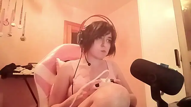 Snapshot of bunnyhoneylovehands chatting on June 2026 09:24:01 PM bunnyhoneylovehands online show from June 2026 09:24:01 PM