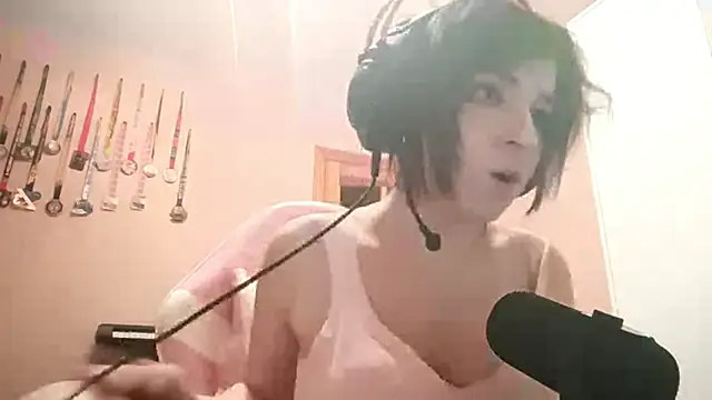 Snapshot of bunnyhoneylovehands chatting on June 2026 06:01:02 PM bunnyhoneylovehands online show from June 2026 06:01:02 PM