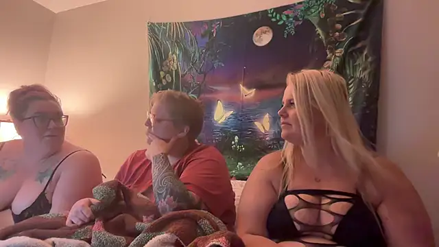 Snapshot of Girthdaddy9 chatting on July 2026 03:53:01 AM Girthdaddy9 online show from July 2026 03:53:01 AM