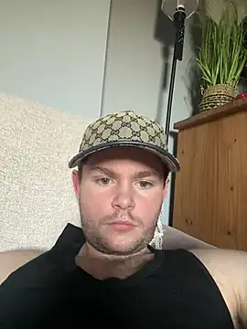 Ronnie153 online show from June 2026 07:27:02 PM