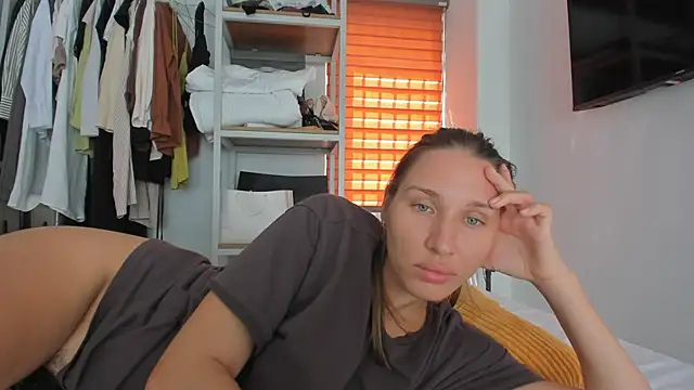 SofiClimbing online show from March 2026 06:24:02 AM