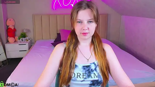 Snapshot of Violeta_Paul chatting on July 2026 01:07:02 AM Violeta Paul online show from July 2026 01:07:02 AM