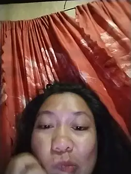 Snapshot of Yummyleyn chatting on June 2026 01:13:01 PM Yummyleyn online show from June 2026 01:13:01 PM