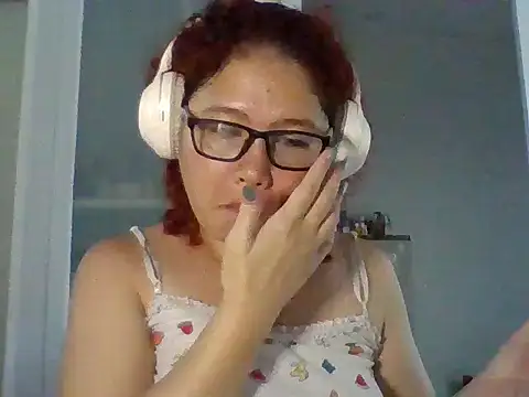 Snapshot of bitchychubby chatting on July 2026 01:43:01 AM bitchychubby online show from July 2026 01:43:01 AM