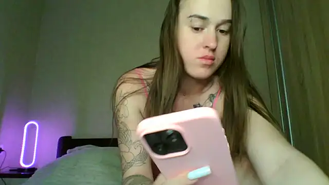 Snapshot of elliza_snow chatting on June 2026 01:06:02 PM elliza snow online show from June 2026 01:06:02 PM