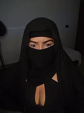 Snapshot of nayla_mohammed_ chatting on June 2026 10:11:02 PM nayla mohammed online show from June 2026 10:11:02 PM