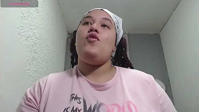 Snapshot of leilasosexy chatting on July 2026 12:57:02 PM leilasosexy online show from July 2026 12:57:02 PM