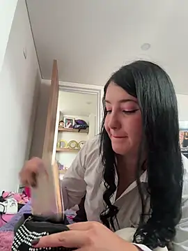 Julietthalu online show from June 2026 06:32:02 PM