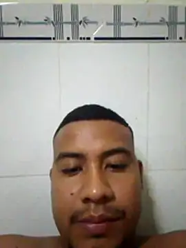 Snapshot of Giovann14 chatting on June 2026 11:24:01 PM Giovann14 online show from June 2026 11:24:01 PM