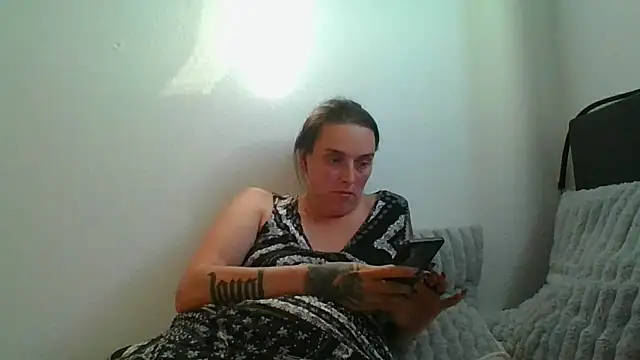 Snapshot of Cassia_Lux_Royal chatting on June 2026 06:21:02 PM Cassia Lux Royal online show from June 2026 06:21:02 PM