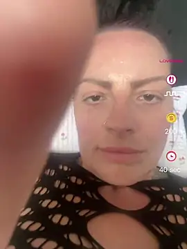 Snapshot of inkgirl222 chatting on June 2026 12:31:02 PM inkgirl222 online show from June 2026 12:31:02 PM