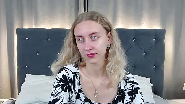 LirienVexx online show from July 2026 04:07:01 AM