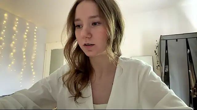 Snapshot of smalllisa chatting on June 2026 04:16:02 PM smalllisa online show from June 2026 04:16:02 PM