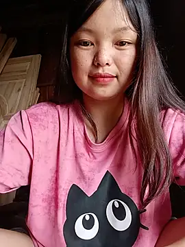 Snapshot of Linna-bae chatting on June 2026 01:10:01 AM Linna-bae online show from June 2026 01:10:01 AM