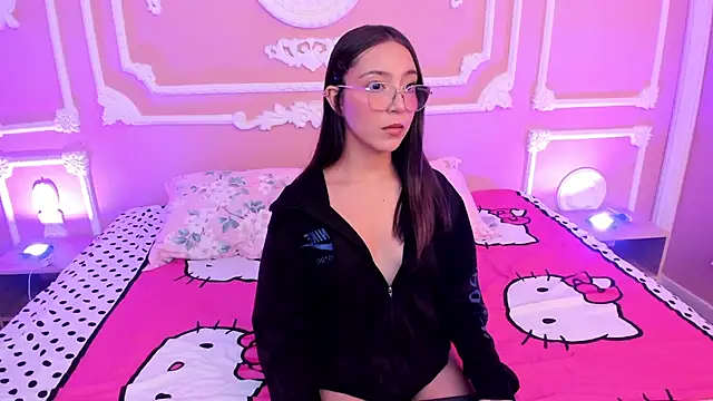 Snapshot of NinaSinclair chatting on June 2026 11:21:01 AM NinaSinclair online show from June 2026 11:21:01 AM