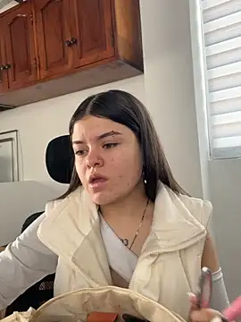 Snapshot of Camila_Duarte_2 chatting on June 2026 01:23:01 PM Camila Duarte 2 online show from June 2026 01:23:01 PM