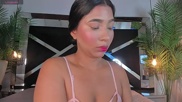 Snapshot of Little-Cherry- chatting on July 2026 06:32:01 PM Little-Cherry- online show from July 2026 06:32:01 PM