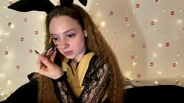 Snapshot of itskylieee chatting on July 2026 12:44:02 PM itskylieee online show from July 2026 12:44:02 PM