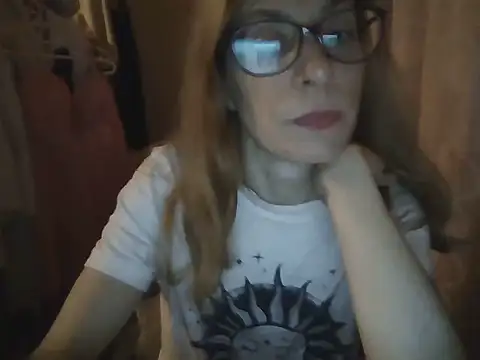 Snapshot of Aphrodity_Roxx chatting on June 2026 10:12:01 PM Aphrodity Roxx online show from June 2026 10:12:01 PM