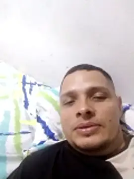 Snapshot of EnzoDesire chatting on June 2026 04:09:01 AM EnzoDesire online show from June 2026 04:09:01 AM