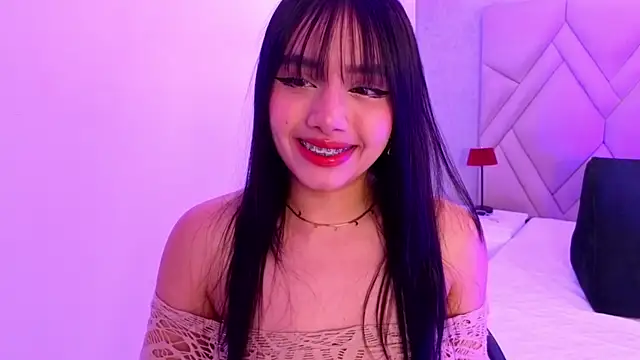 Snapshot of Mila__Fire chatting on July 2026 11:58:02 AM Mila Fire online show from July 2026 11:58:02 AM