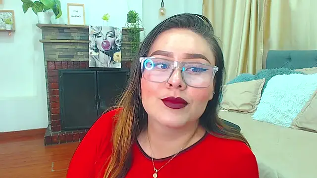 Snapshot of Khalia_ chatting on June 2026 06:52:01 PM Khalia online show from June 2026 06:52:01 PM