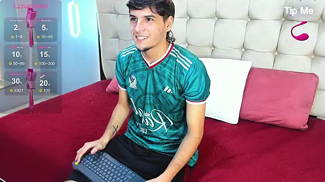 Snapshot of Zack23__ chatting on July 2026 03:13:01 AM Zack23 online show from July 2026 03:13:01 AM