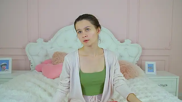 Snapshot of JuliettaTiffani chatting on June 2026 04:22:02 AM JuliettaTiffani online show from June 2026 04:22:02 AM