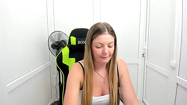 MiaSummerr  online show from July 2026 06:20:02 AM
