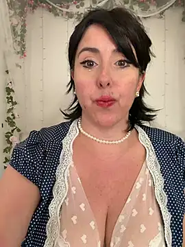 juliee1979 online show from July 2026 05:39:01 PM