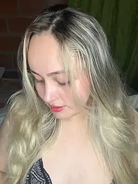 Snapshot of Rositafresitaa chatting on June 2026 01:43:02 AM Rositafresitaa online show from June 2026 01:43:02 AM