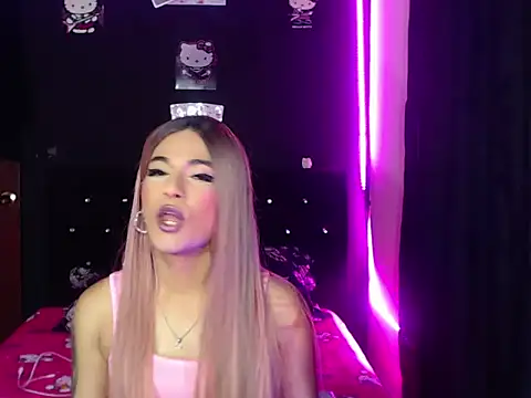 Snapshot of madame_kitty chatting on July 2026 03:00:02 AM madame kitty online show from July 2026 03:00:02 AM
