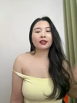 Snapshot of Doudou__520 chatting on June 2026 12:04:02 PM Doudou 520 online show from June 2026 12:04:02 PM