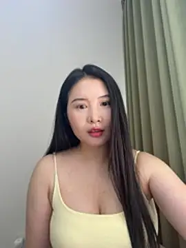 Snapshot of Doudou__520 chatting on June 2026 06:19:01 AM Doudou 520 online show from June 2026 06:19:01 AM